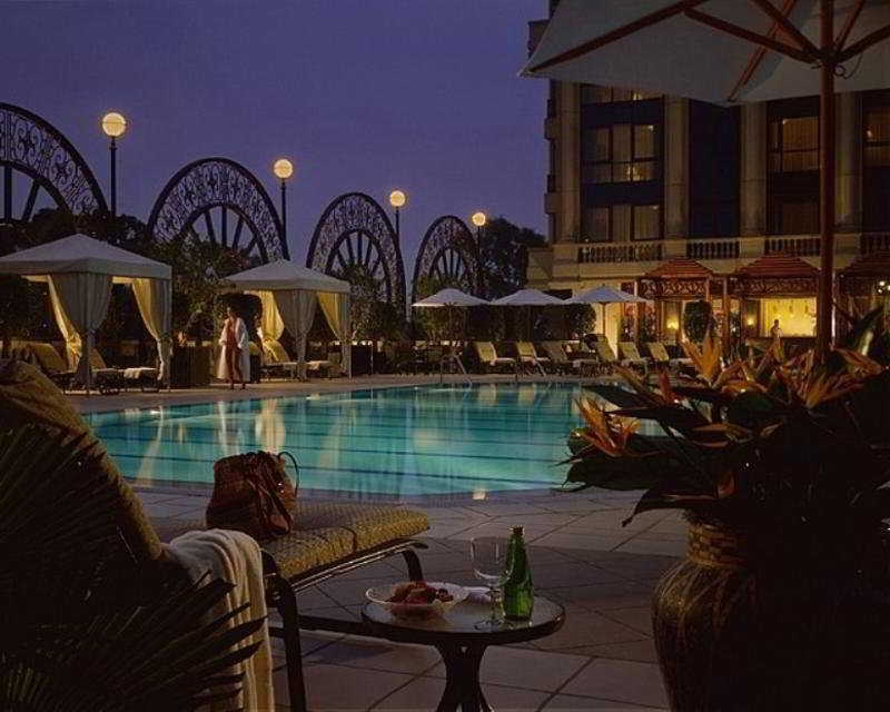 Four Seasons Cairo At The First Residence Giza Facilități foto The pool at the Four Seasons Hotel